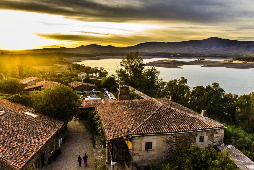 Apartamentos Rurales Tierras De Granadilla Zarza De Granadilla Esterno foto